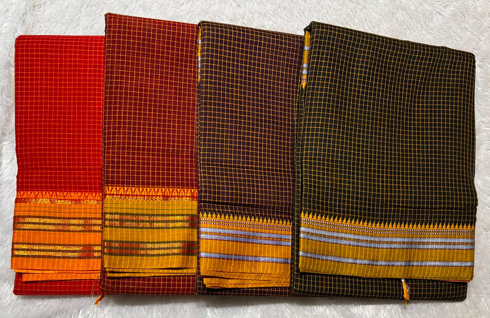 Narayanpeth Checks Saree - Image 12